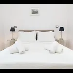 Athina شقة فندقية