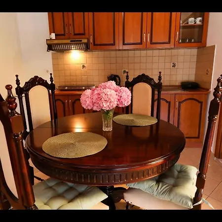 Athina Lägenhetshotell Bashkia e Orikumit