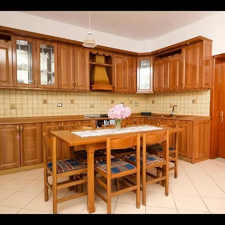 Апарт-отель Athina 4*