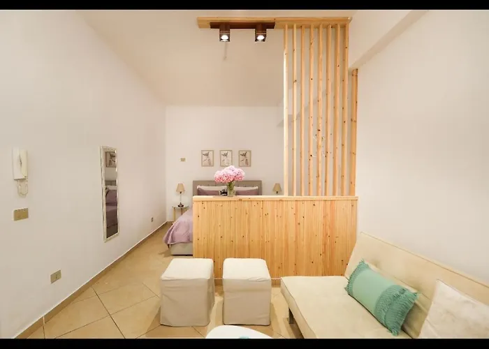 アパートホテル Athina 4*