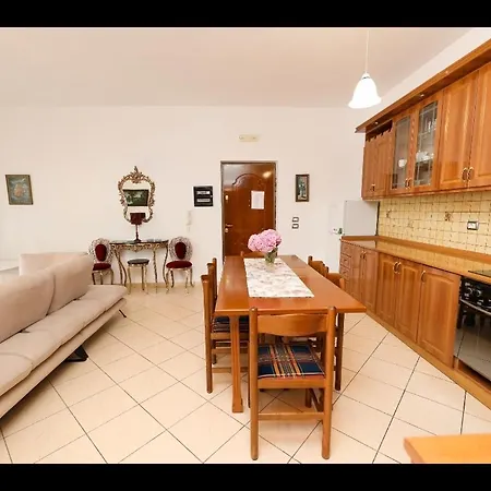 Athina 4*