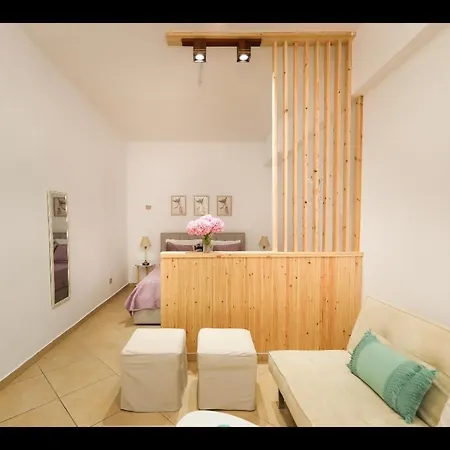Lägenhetshotell Athina 4*