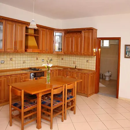 Athina 4*