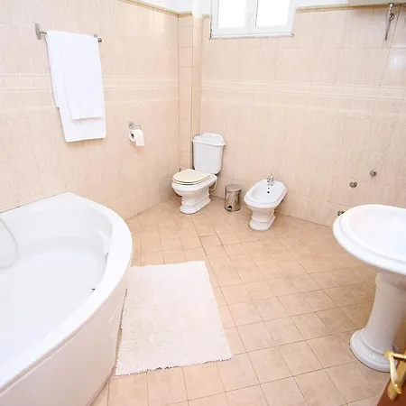 Aparthotel Athina Orikumi