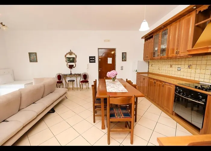 Athina 4*